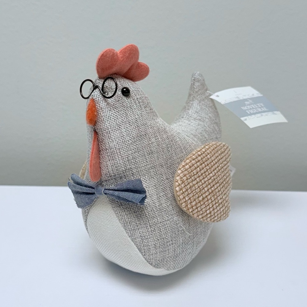 New Target Bullseye Playground Novelty Plush Figural Hen, Spring 2026 - Picture 4 of 6